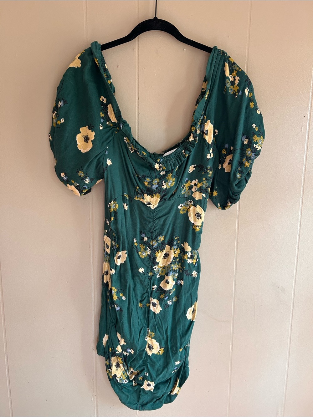 Urban Outfitters Green Floral Puff-Sleeve Mini Dress